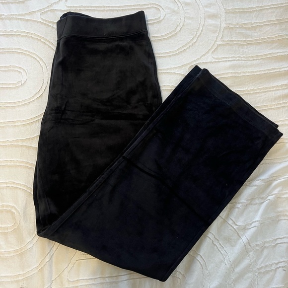 NWT Women’s boot leg velvet sweatpants - Picture 1 of 5